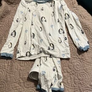 Kyte Baby long sleeve pajamas in Penguin, size 3T